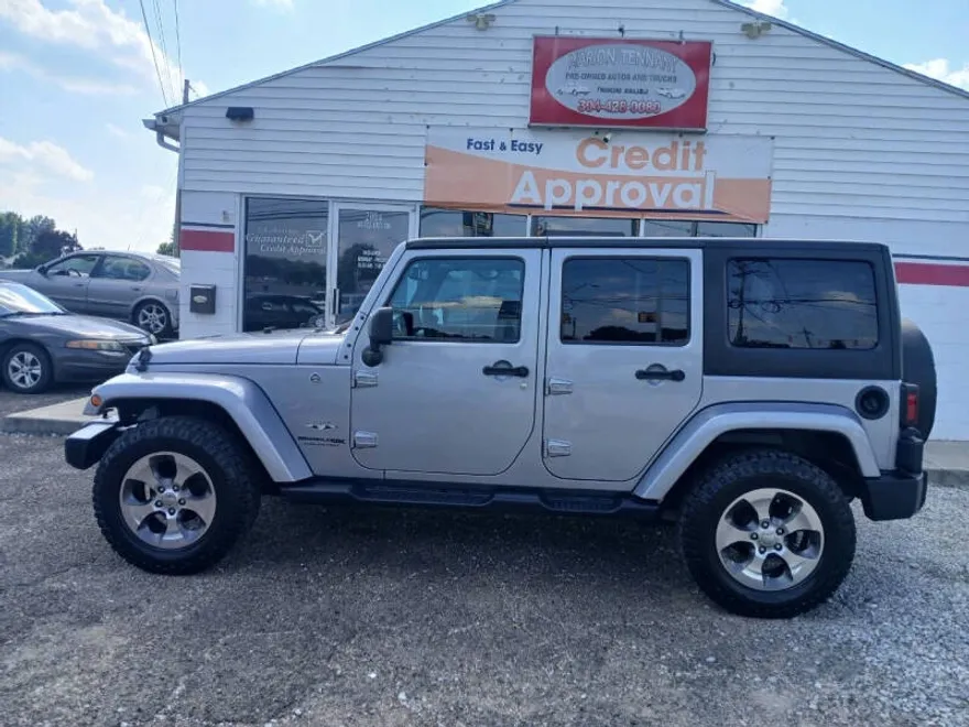 2018 Jeep Wrangler Unlimited Sahara photo 1