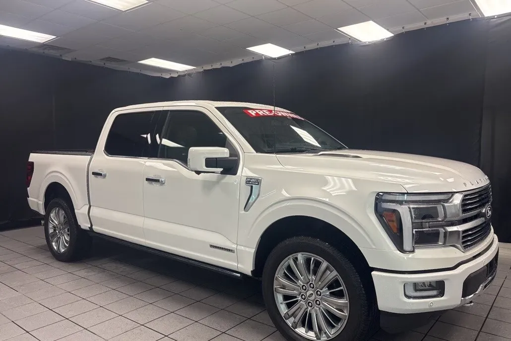 2024 Ford F-150 Platinum photo 1
