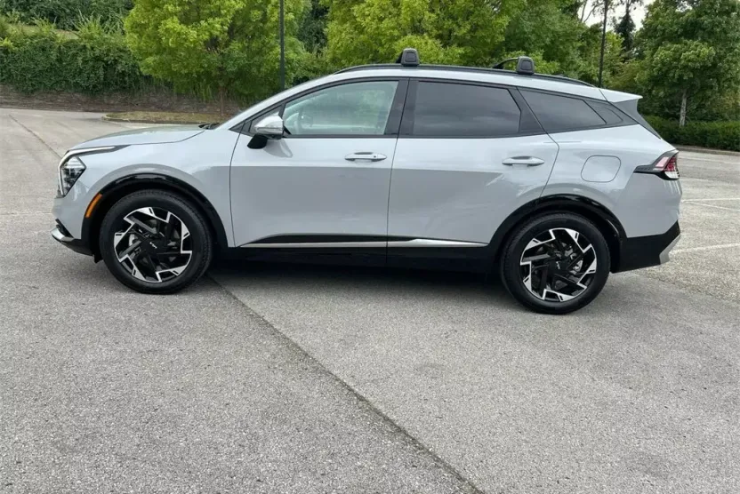 2025 Kia Sportage photo 1