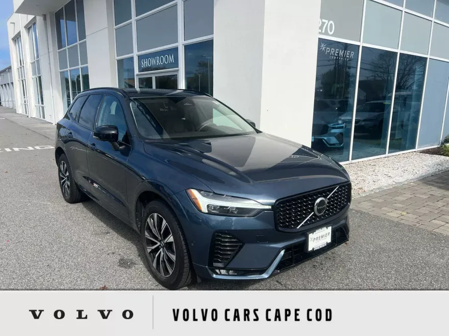 2023 Volvo XC60 B5 Plus photo 1