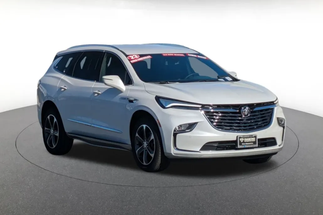2023 Buick Enclave Essence photo 1