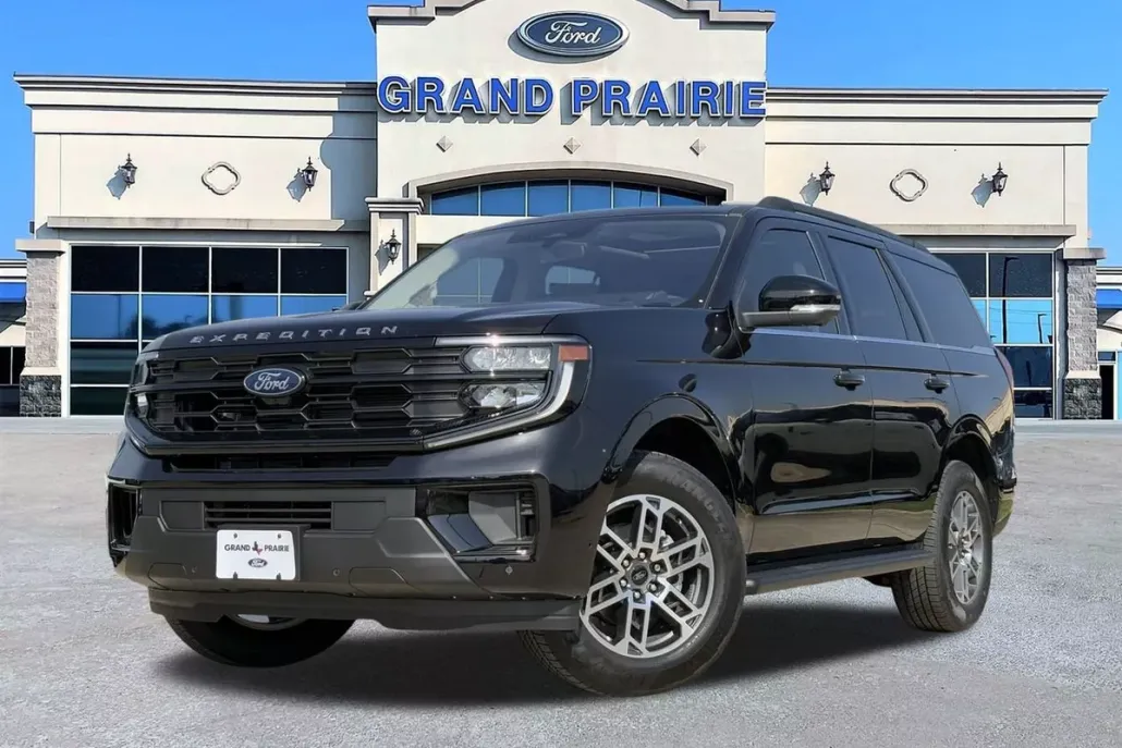 2025 Ford Expedition XLT photo 1