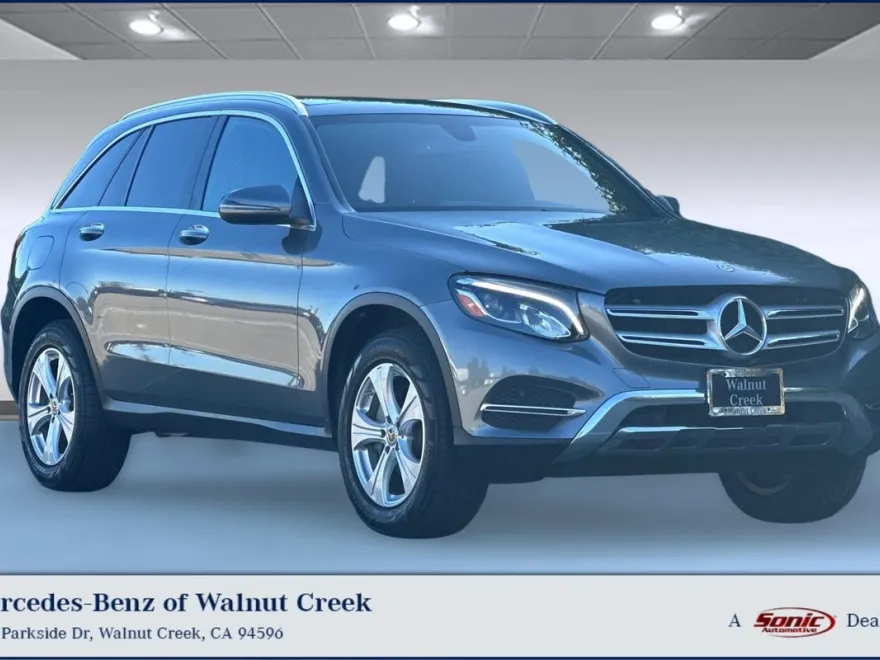 2018 Mercedes Benz GLC 300 4MATIC photo 1