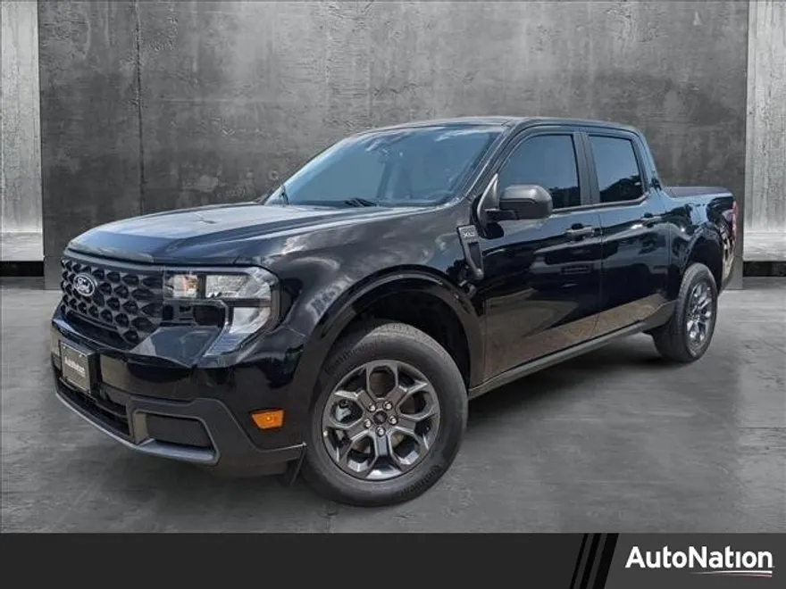 2025 Ford Maverick XLT photo 1