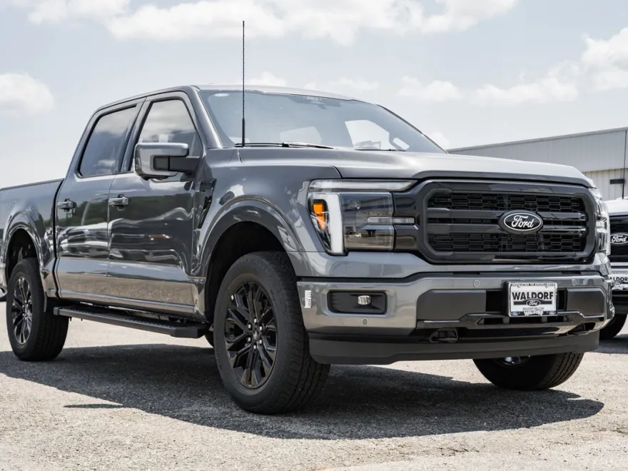 2025 Ford F-150 Lariat photo 1