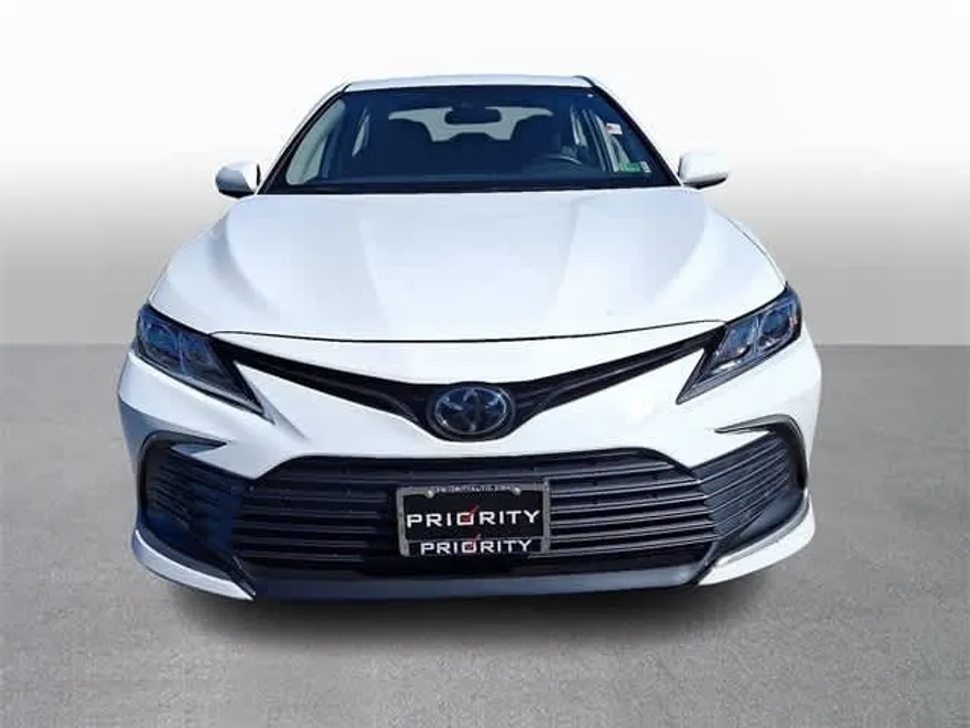 2024 Toyota Camry LE photo 1