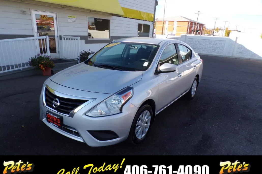 2019 Nissan Versa Sedan SV photo 1