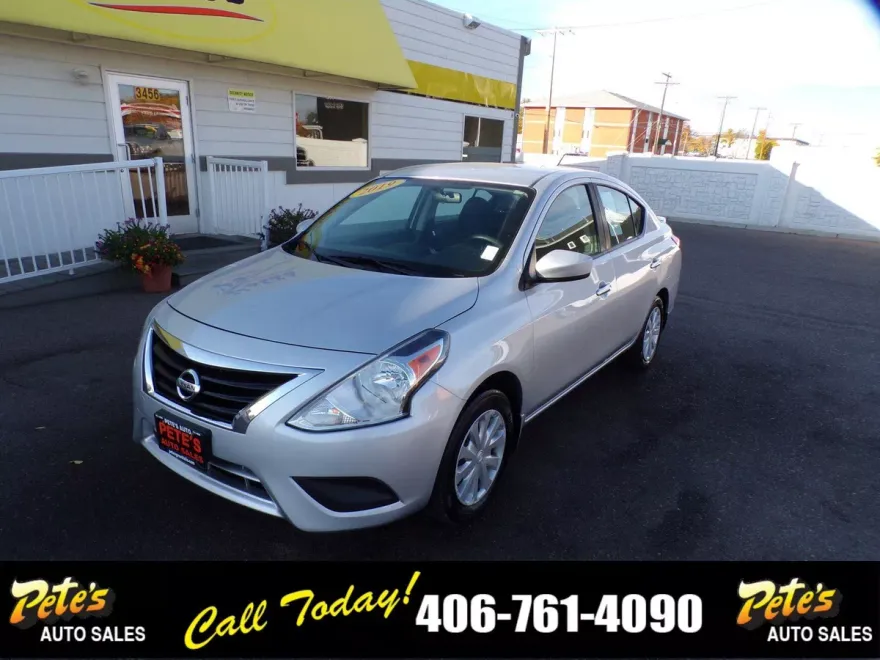 2019 Nissan Versa Sedan SV photo 1