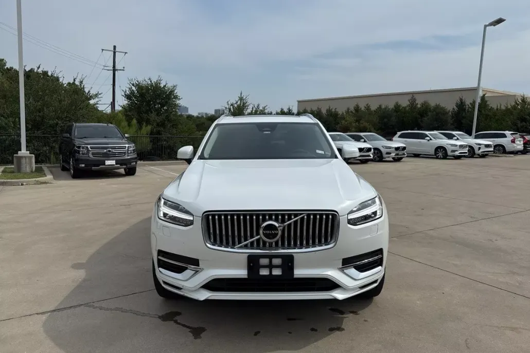2023 Volvo XC90 Recharge T8 Plus photo 1