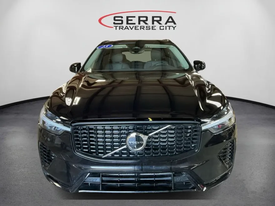2025 Volvo XC60 Hybrid T8 Plus photo 1