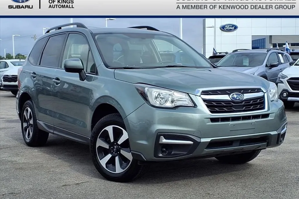 2017 Subaru Forester 2.5i Premium photo 1