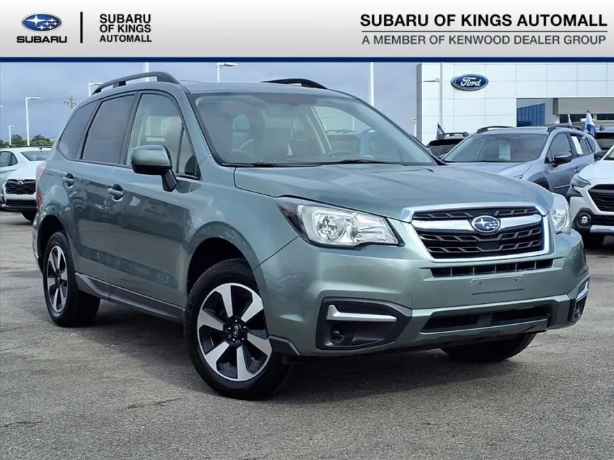 2017 Subaru Forester 2.5i Premium photo 1