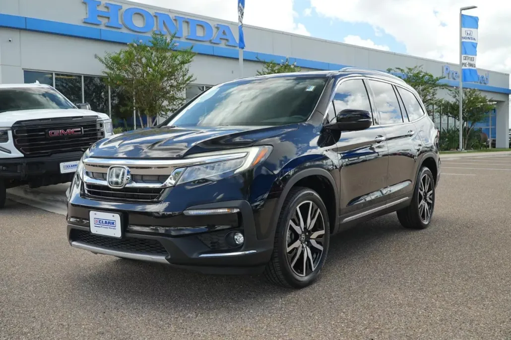 2022 Honda Pilot Touring photo 1