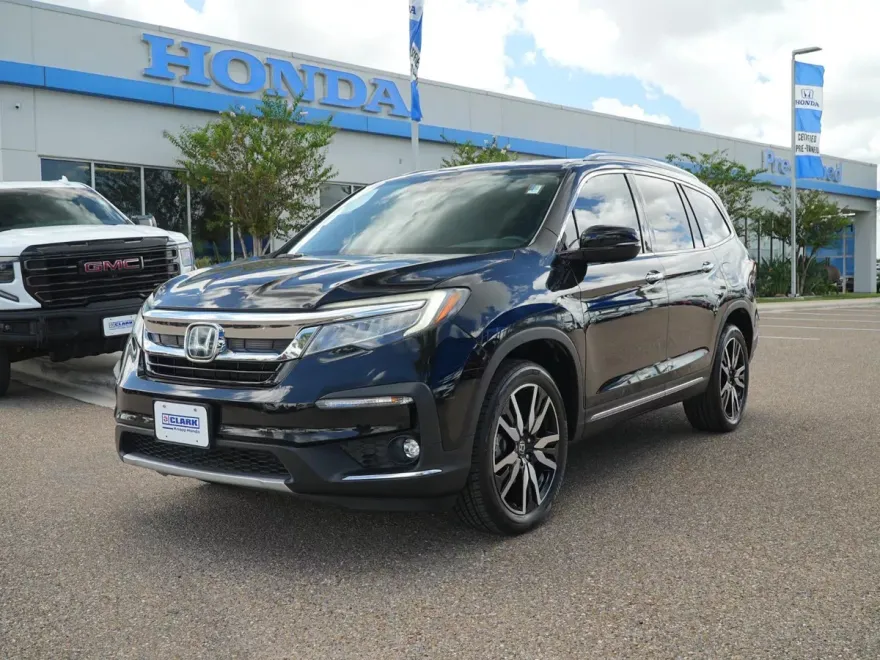 2022 Honda Pilot Touring photo 1