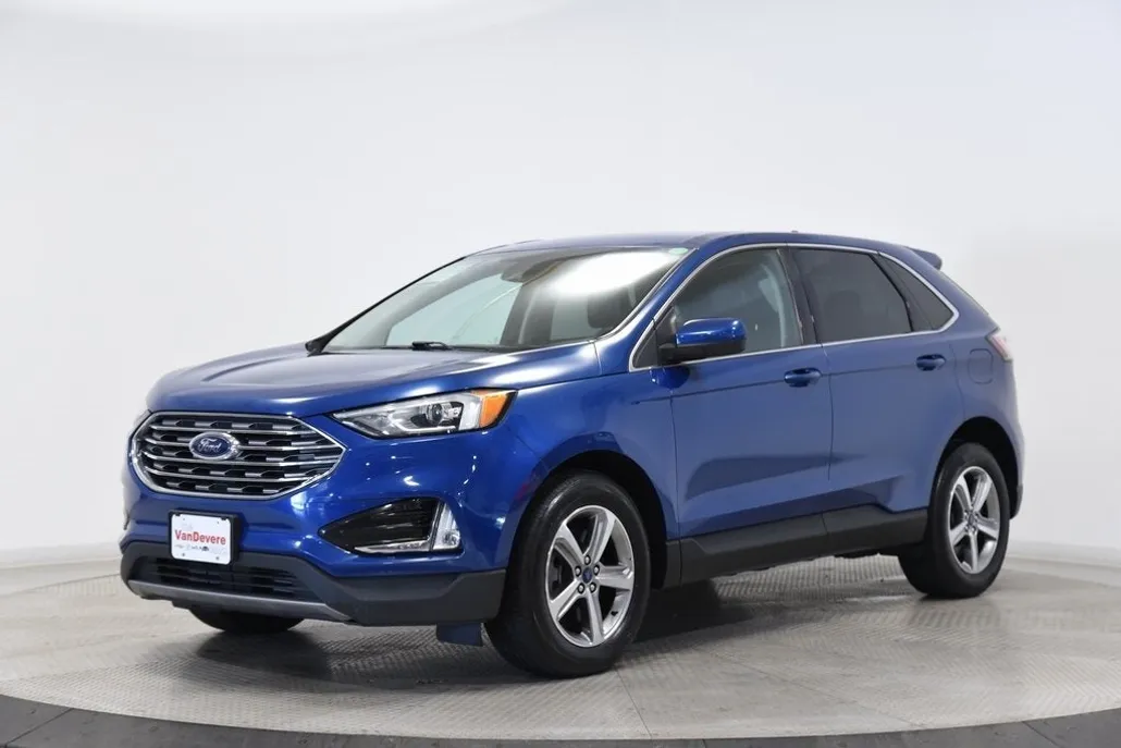 2022 Ford Edge SEL photo 1