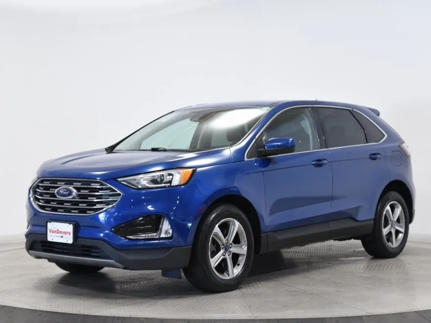 2022 Ford Edge SEL photo 1