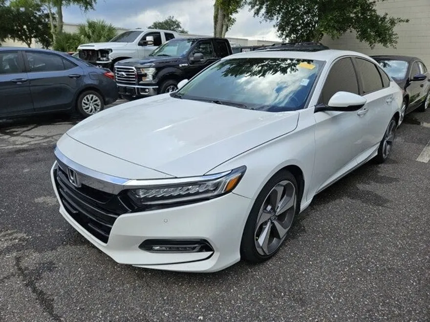 2020 Honda Accord Touring 2.0T photo 1