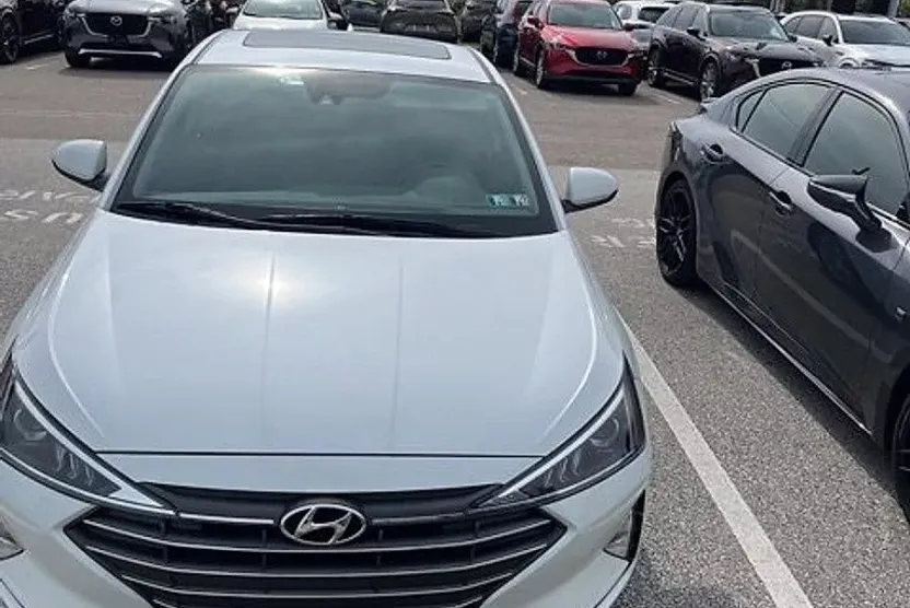 2020 Hyundai Elantra Value Edition photo 1