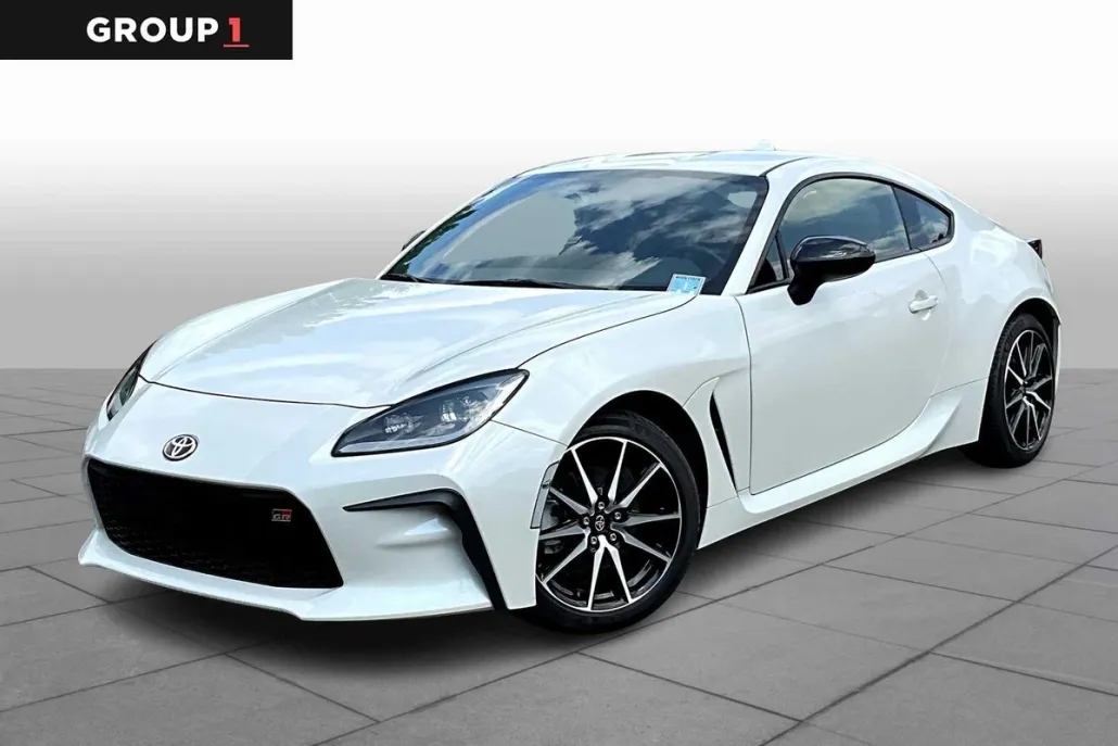 2024 Toyota GR86 photo 1