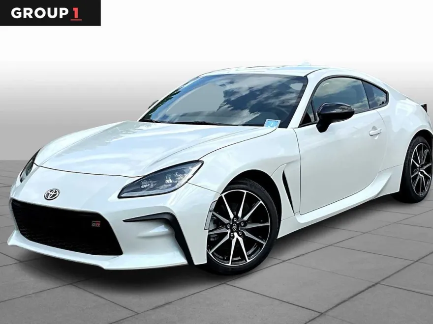 2024 Toyota GR86 photo 1