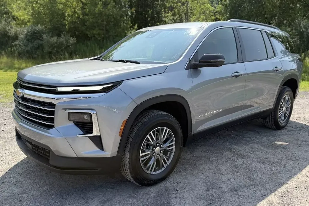 2026 Chevrolet Traverse photo 1