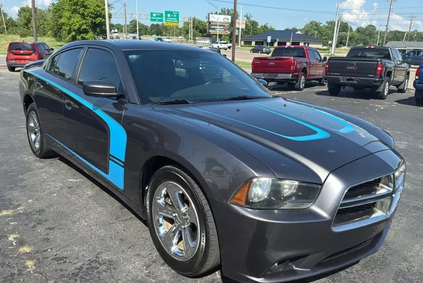 2013 Dodge Charger SXT Plus photo 1