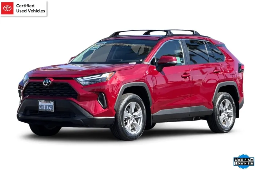 2022 Toyota RAV4 XLE photo 1
