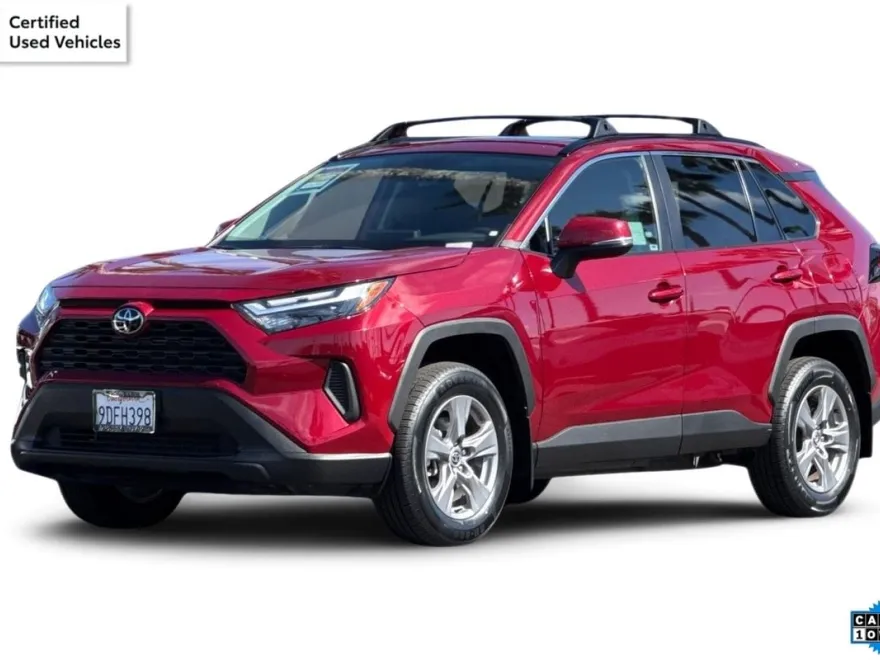 2022 Toyota RAV4 XLE photo 1