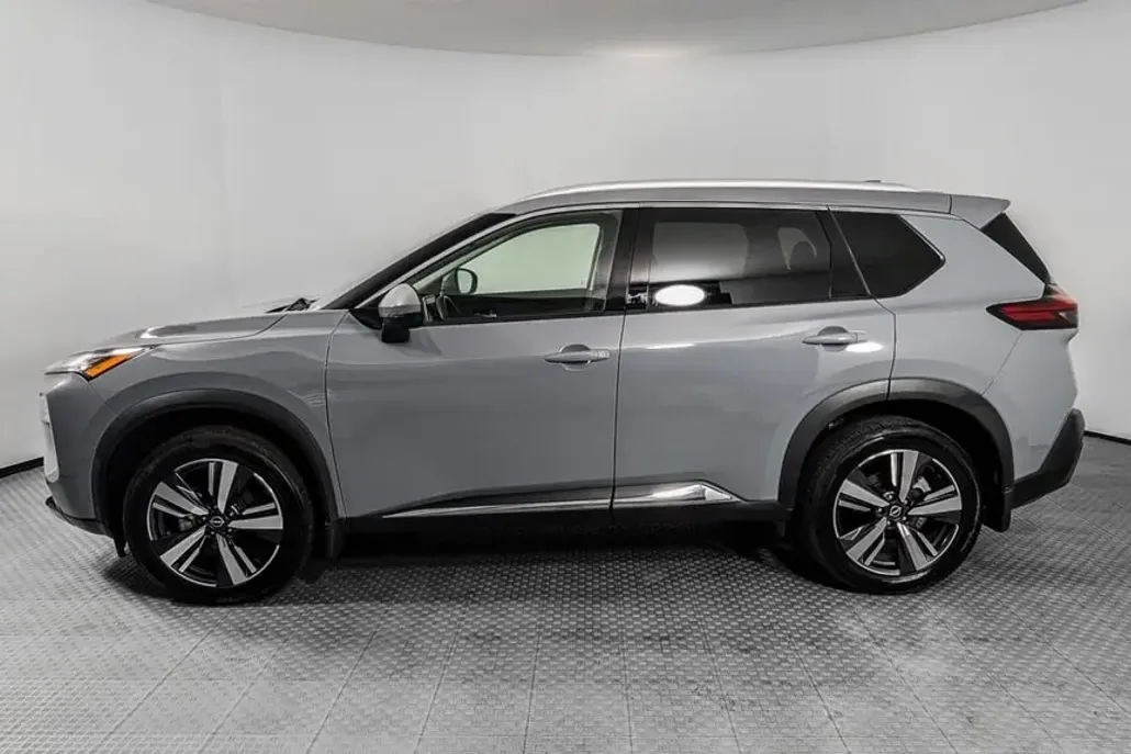 2022 Nissan Rogue SL photo 1