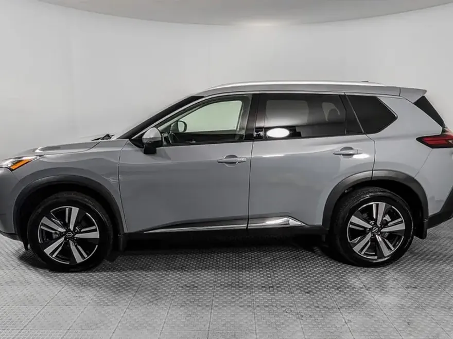 2022 Nissan Rogue SL photo 1