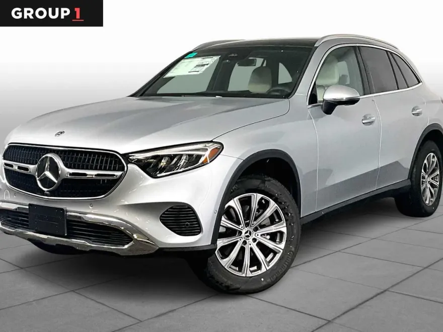 2024 Mercedes Benz GLC 300 4MATIC photo 1