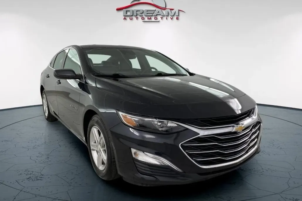 2022 Chevrolet Malibu LS photo 1