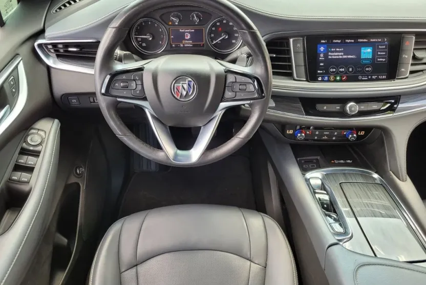 2023 Buick Enclave Essence photo 1