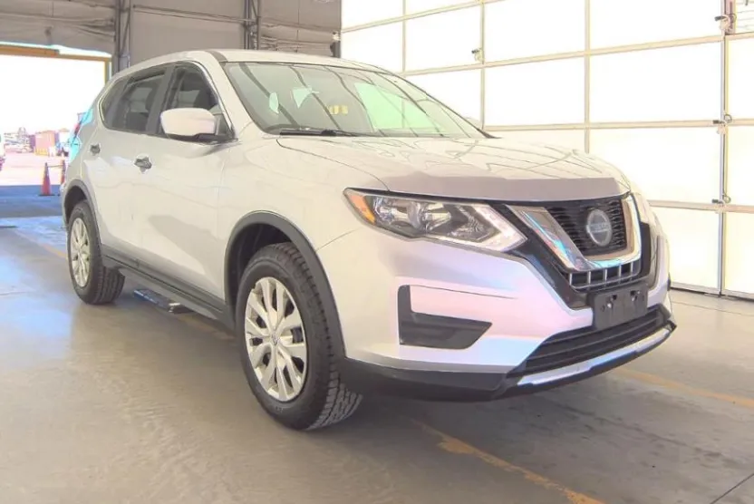 2018 Nissan Rogue S photo 1