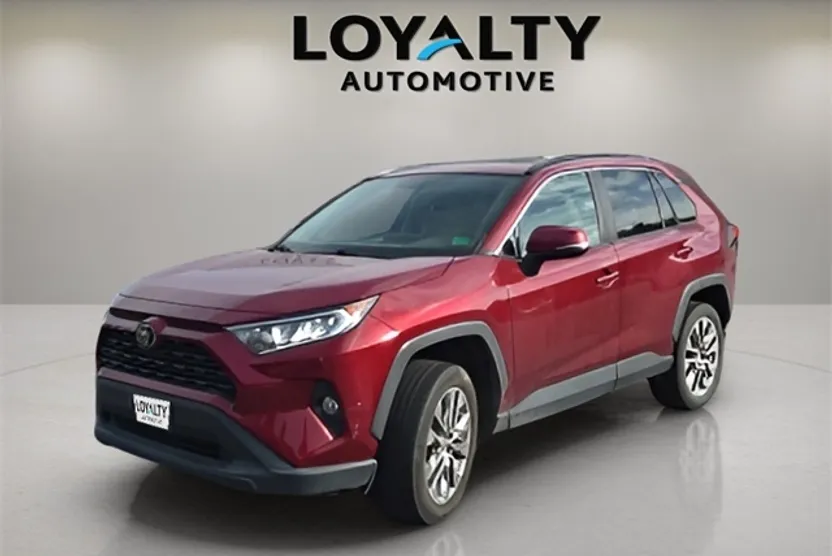 2021 Toyota RAV4 XLE Premium photo 1