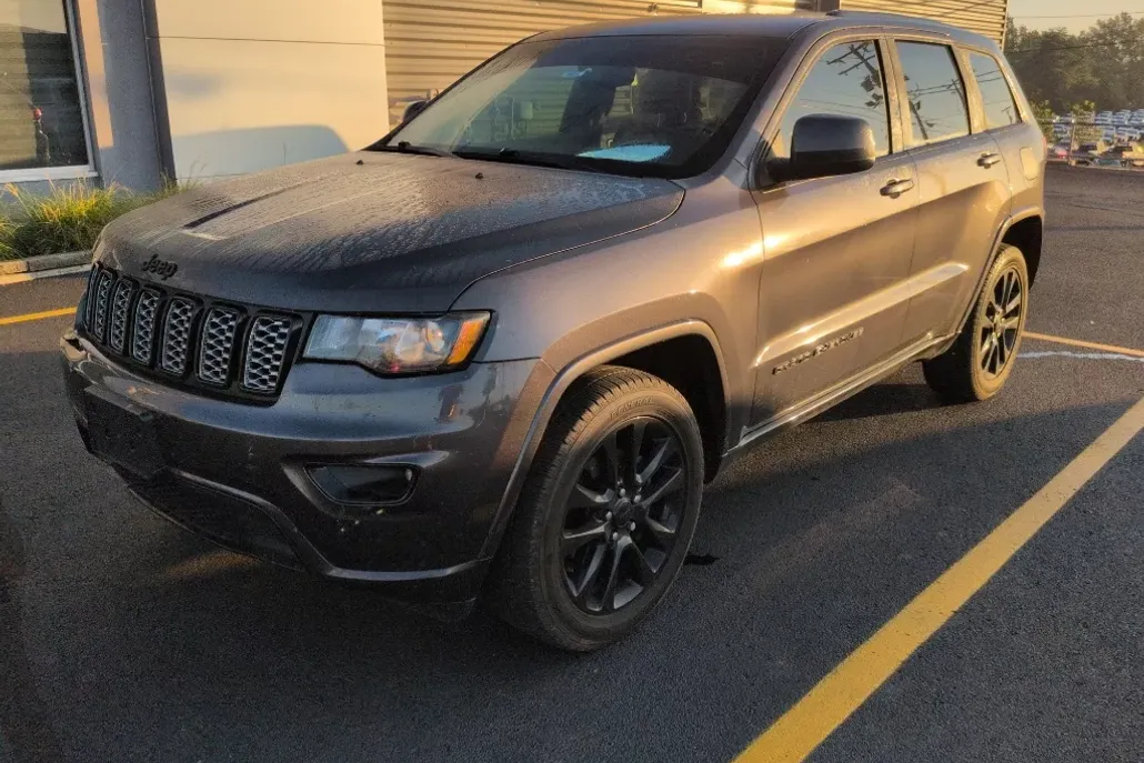 2018 Jeep Grand Cherokee Laredo photo 1