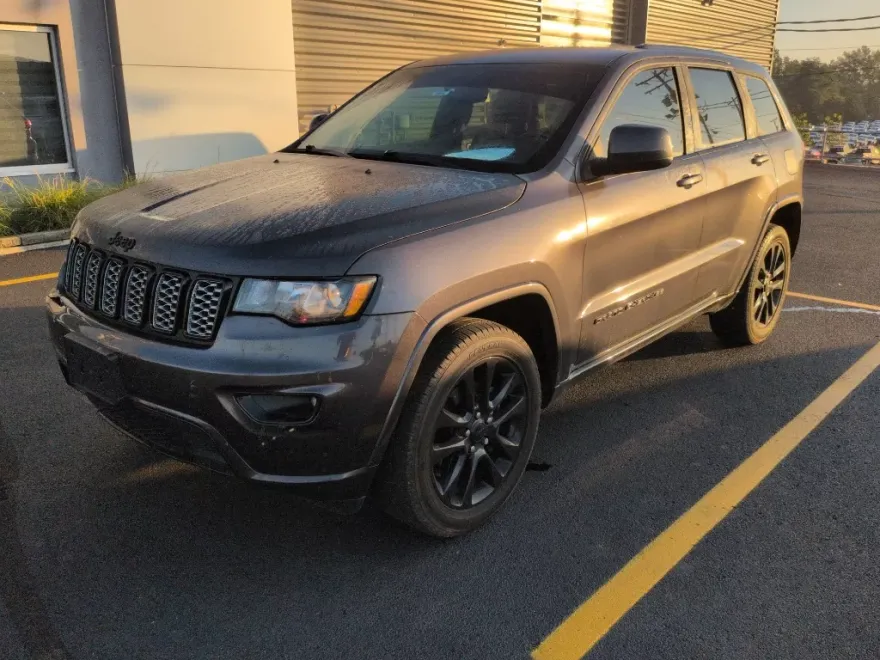 2018 Jeep Grand Cherokee Laredo photo 1
