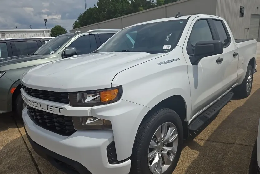 2022 Chevrolet Silverado 1500 Custom photo 1