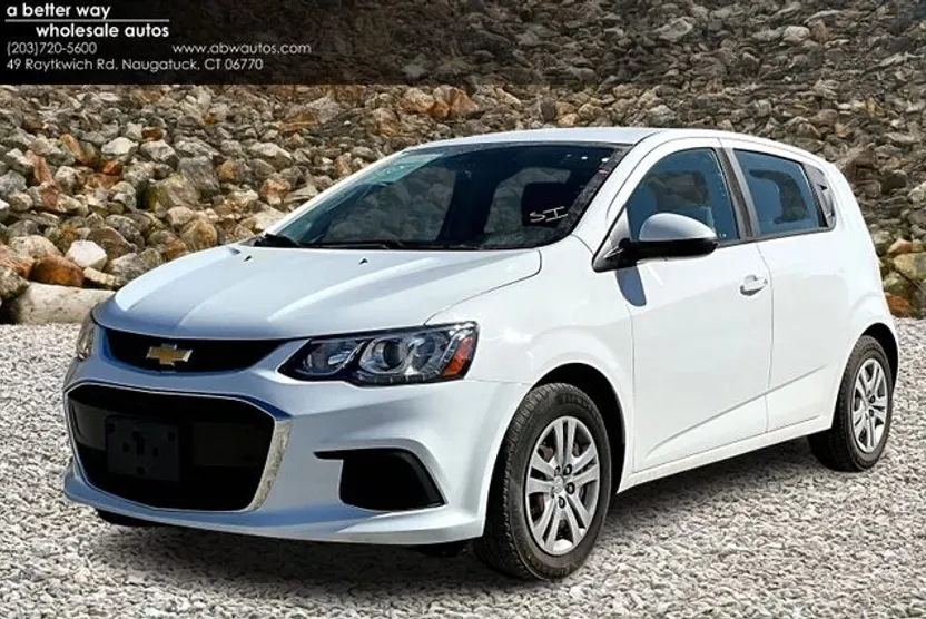 2020 Chevrolet Sonic LT photo 1