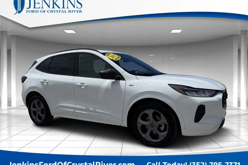 2023 Ford Escape ST-Line photo 1