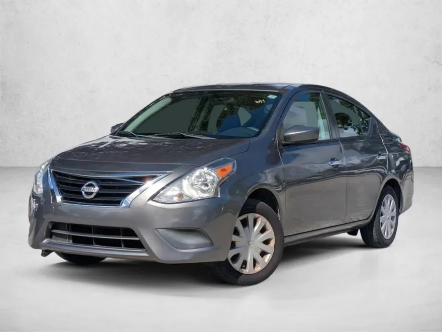 2019 Nissan Versa Sedan SV photo 1