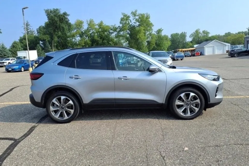 2023 Ford Escape Platinum photo 1
