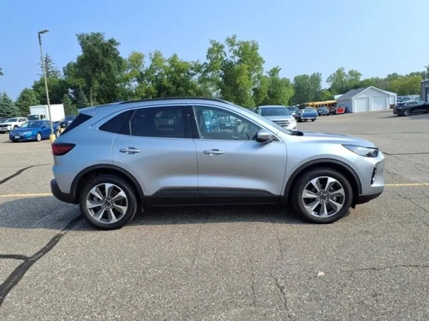 2023 Ford Escape Platinum photo 1