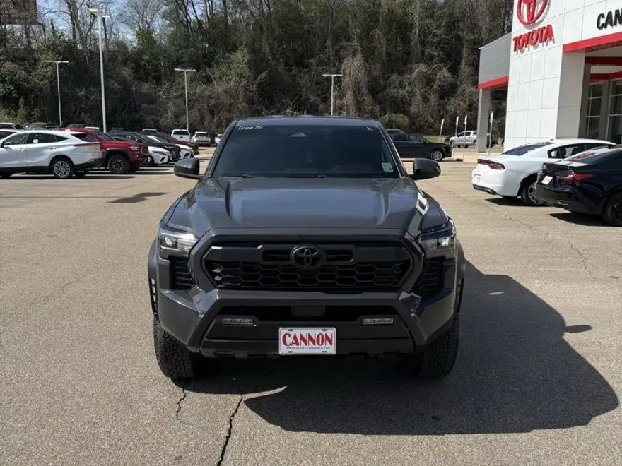 2024 Toyota Tacoma TRD Off-Road photo 1
