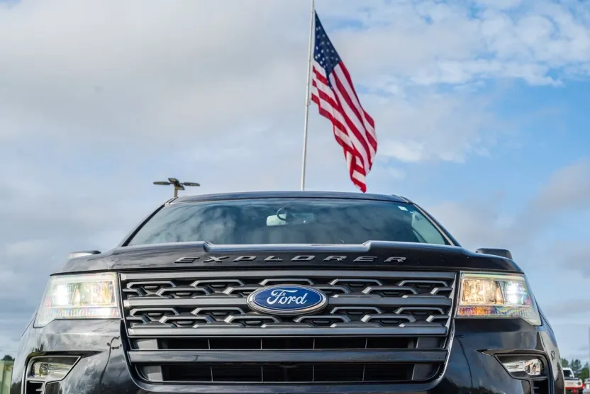 2019 Ford Explorer XLT photo 1