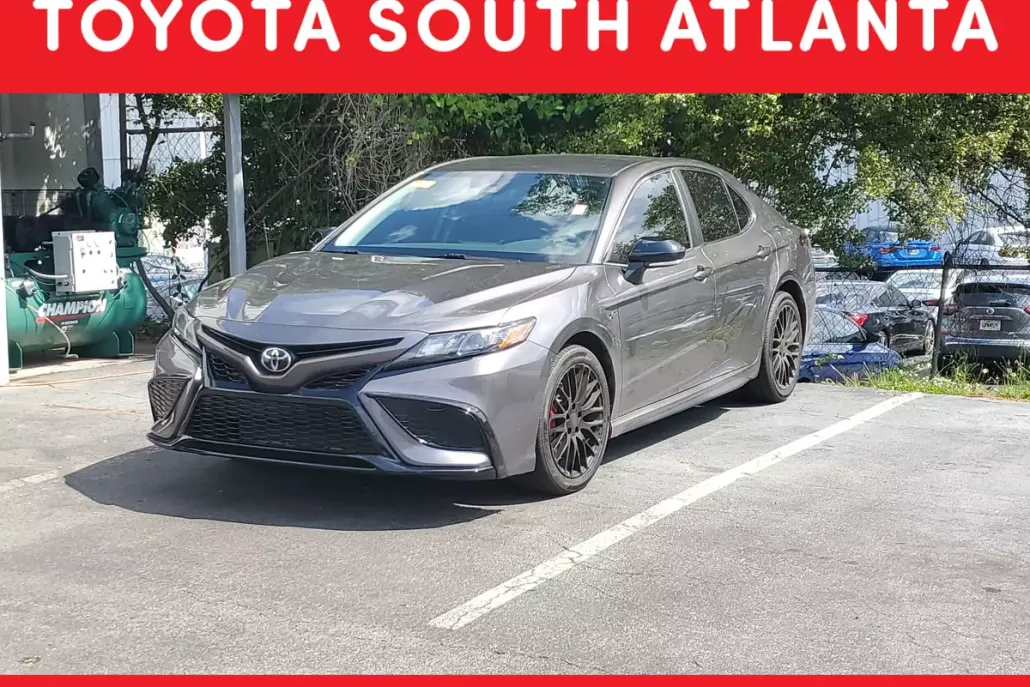 2022 Toyota Camry SE photo 1