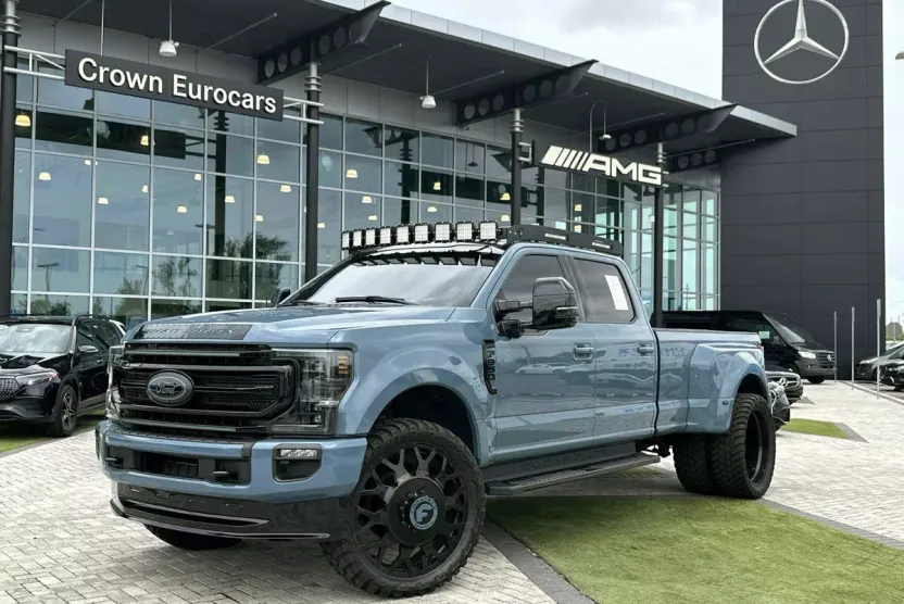 2020 Ford F-350 Lariat photo 1
