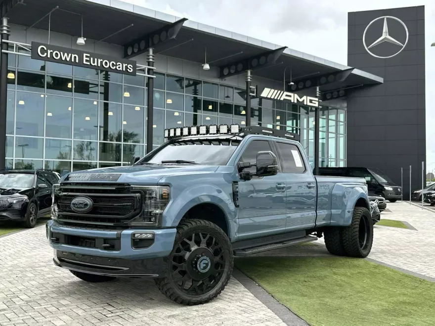 2020 Ford F-350 Lariat photo 1