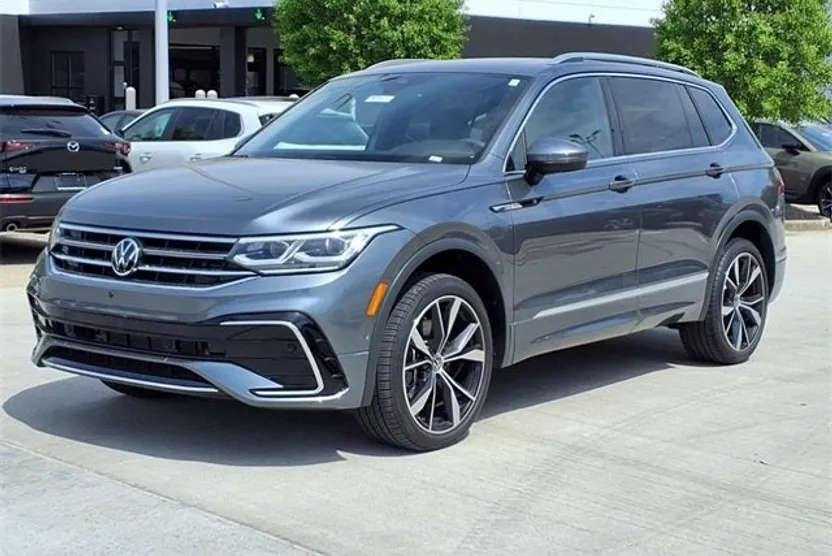 2023 Volkswagen Tiguan SEL R-Line Black photo 1