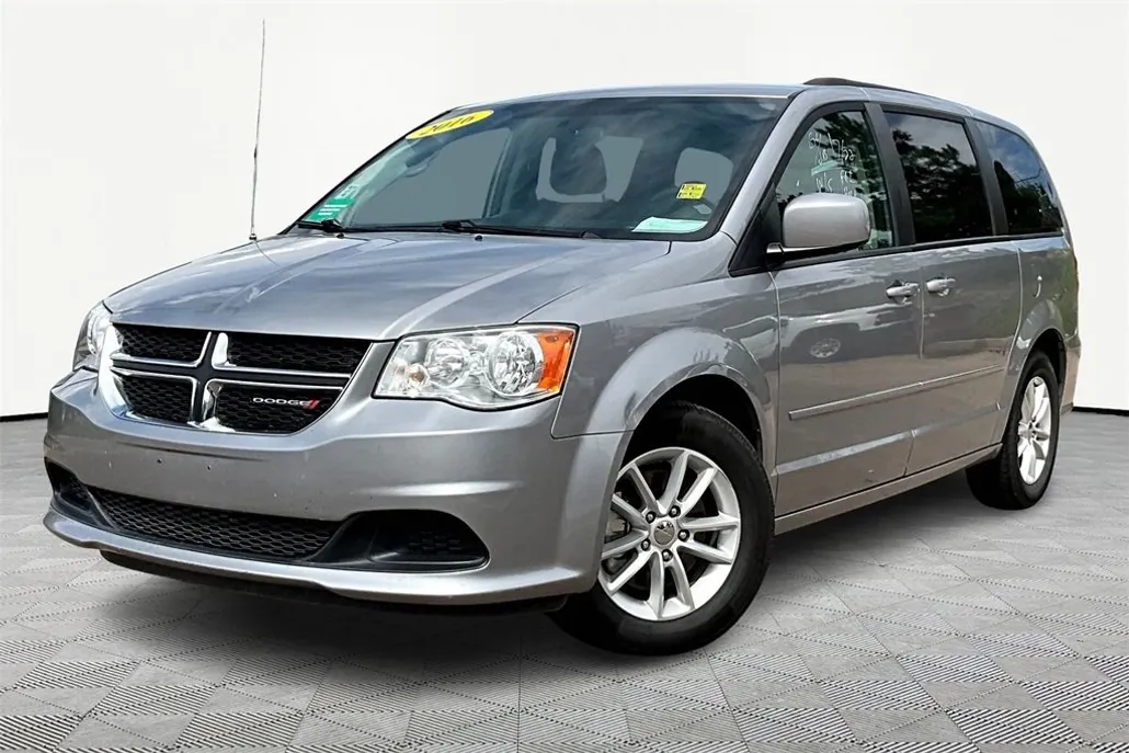 2016 Dodge Grand Caravan SXT photo 1